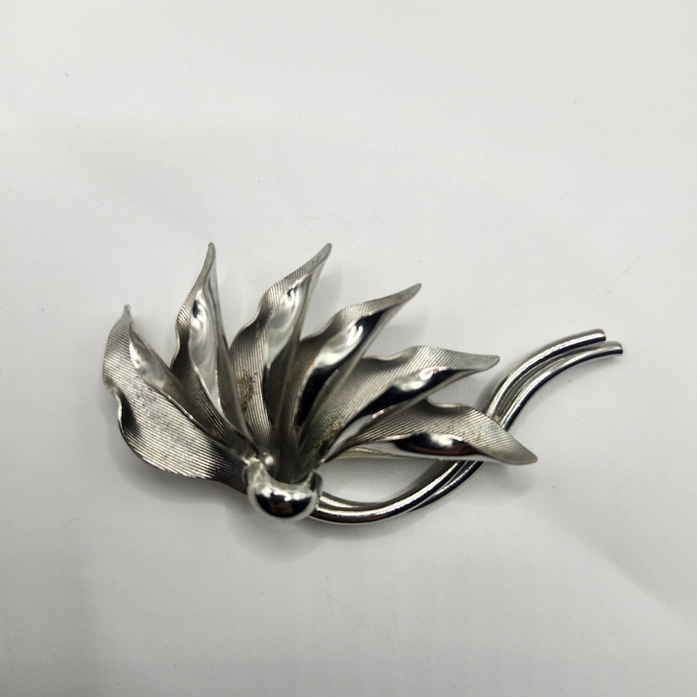 Vintage Silver Tone Textured Leaf Spray‎ Brooch Pin Mid Century Modern Design